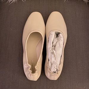 Vagabond Maddie Flats Cream NWT